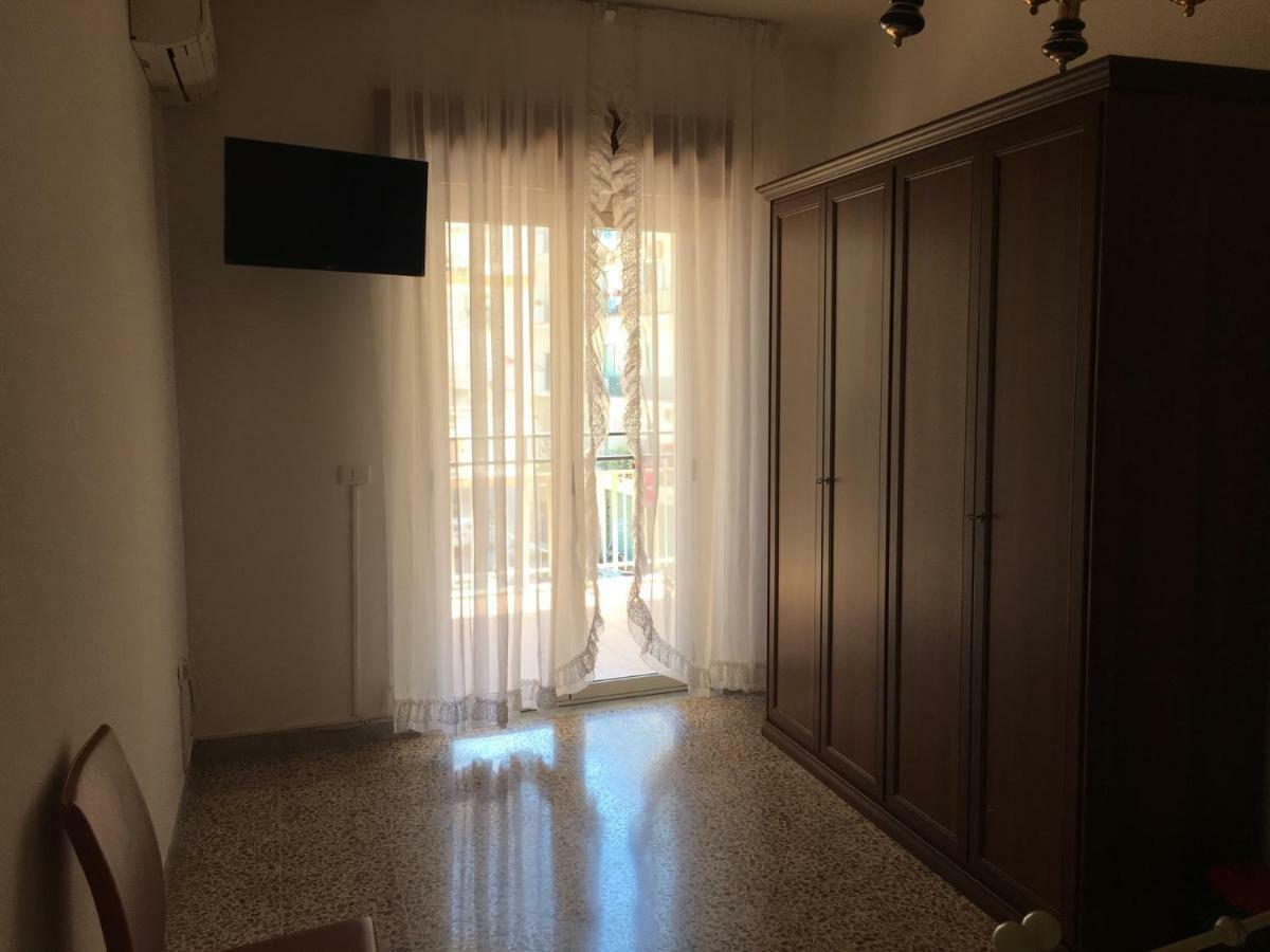 B&B Crotone Bagian luar foto